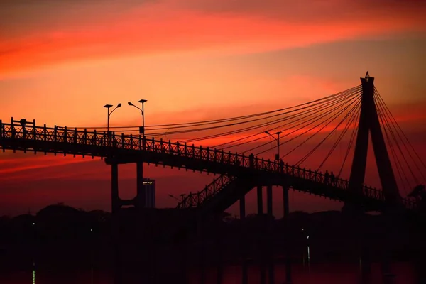 Silhouette Pont Acier Lumière Après Coucher Soleil Avant Tombée Nuit — Photo