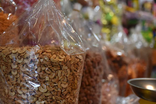 Nahaufnahme Der Nusssammlung Auf Dem Markt — Stockfoto