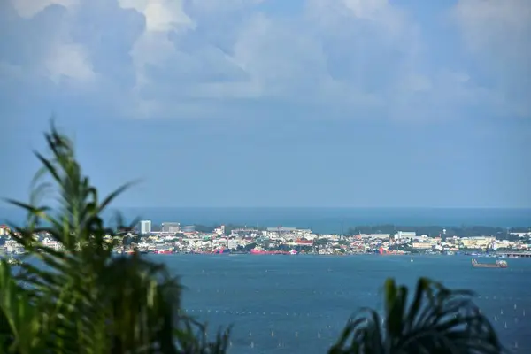 Beau Paysage Avec Rivière Ville — Photo