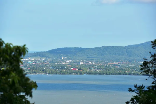 Beau Paysage Rivière Ville Sur Côte — Photo