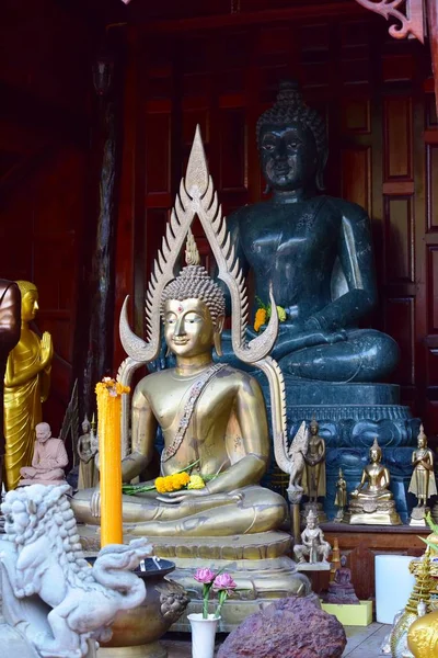 Image Dorée Bouddha Révérence Dans Les Sutras Bouddhistes Wat Luang — Photo