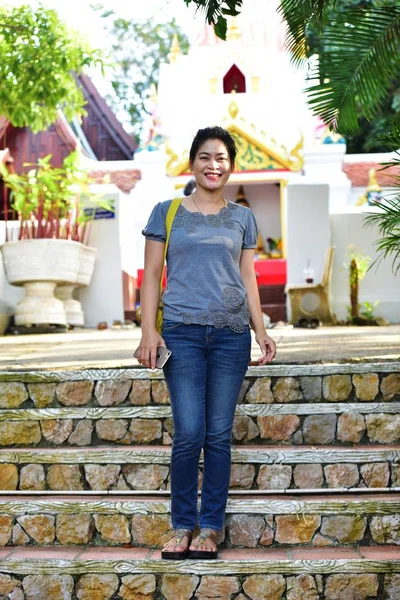 Woman Buddhist Temple Thailand — Stock Photo, Image