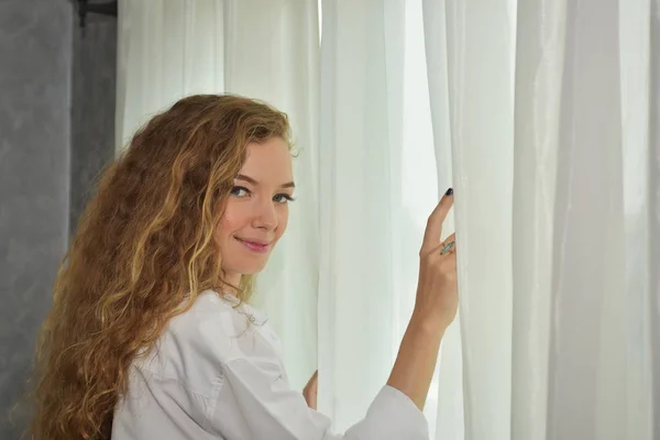 Beautiful Young Woman Window Home — Stock Photo, Image