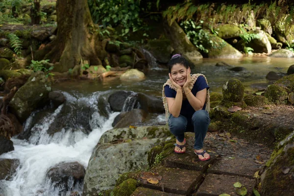 Asian Woman Nature Park — Stock Photo, Image
