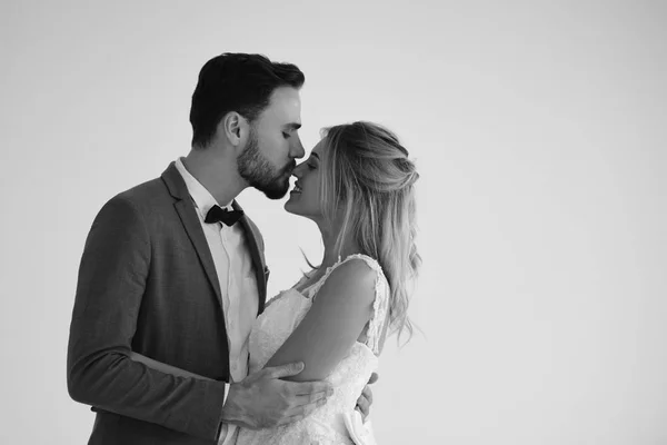 Ehepaare Sind Glücklich Wenn Sie Versuchen Studio Heiraten — Stockfoto