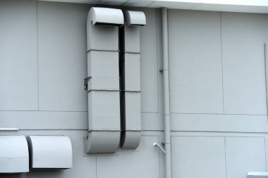 Gündüz modern bina cephesi