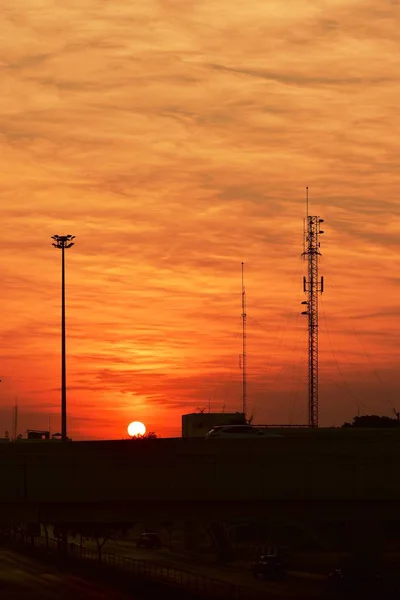 Photo Coucher Soleil Coucher Soleil Dans Centre Ville Poteau Téléphonique — Photo