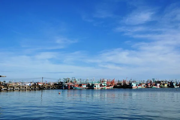 Açık Bir Günde Tayland Balıkçı Limanı Manzarası — Stok fotoğraf