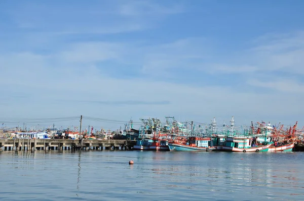 Vista Porto Pesca Tailandês Dia Claro Brilhante — Fotografia de Stock