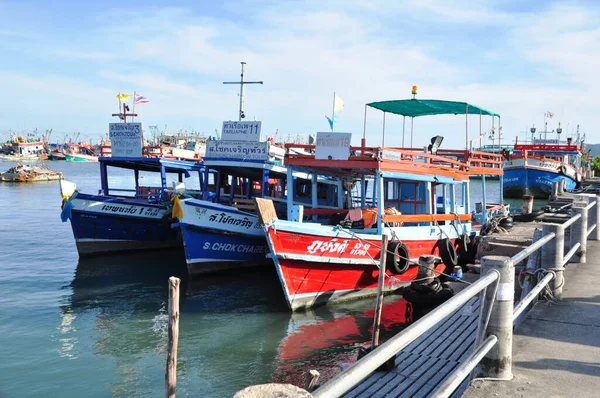 Vue Port Pêche Thaïlandais Par Une Journée Claire Lumineuse — Photo