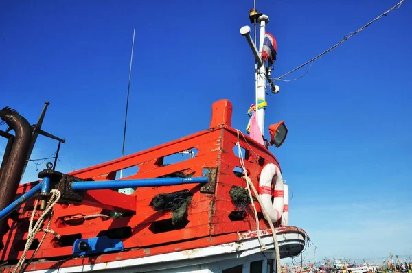 Blick Auf Den Thailändischen Fischereihafen Einem Klaren Hellen Tag — Stockfoto