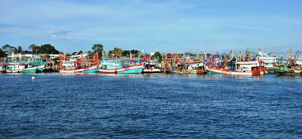 Vue Port Pêche Thaïlandais Par Une Journée Claire Lumineuse — Photo