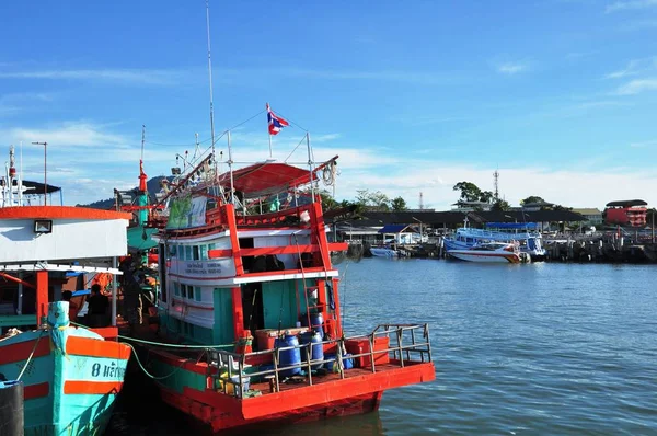 Uitzicht Thaise Vissershaven Een Heldere Heldere Dag — Stockfoto