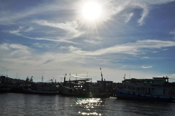 Vue Port Pêche Thaïlandais Par Une Journée Claire Lumineuse — Photo