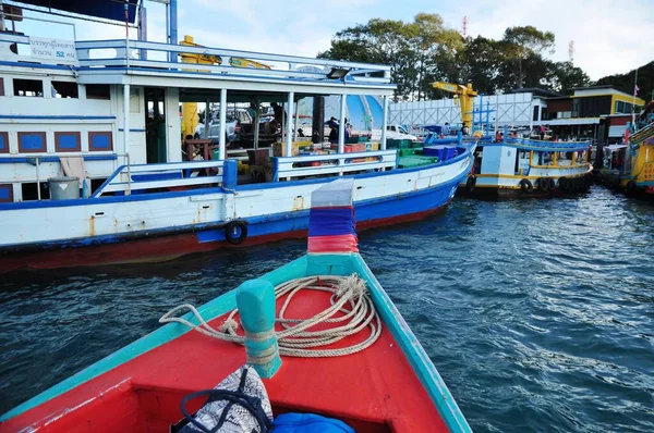 Flusshafen Thailändischer Stadt — Stockfoto