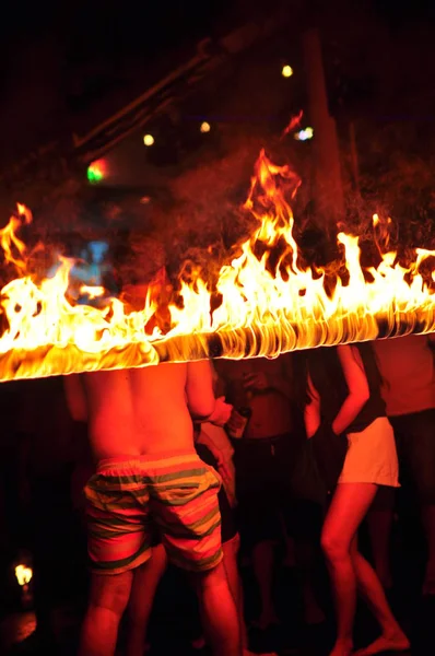 Actuación Espectáculo Fuego Restaurante Frente Mar Tailandia Atracción Turística —  Fotos de Stock