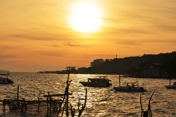 Boote Der Bucht Bei Sonnenuntergang — Stockfoto