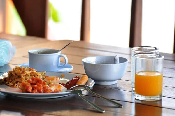 Café Manhã Inglês Clássico Com Ovos Croissants Café Manhã Estilo — Fotografia de Stock