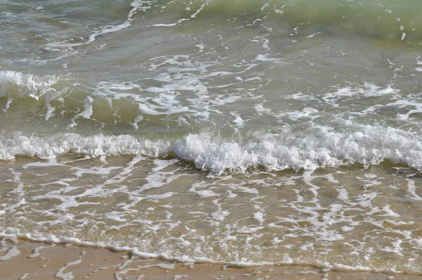 Zeekust Met Grote Golven — Stockfoto