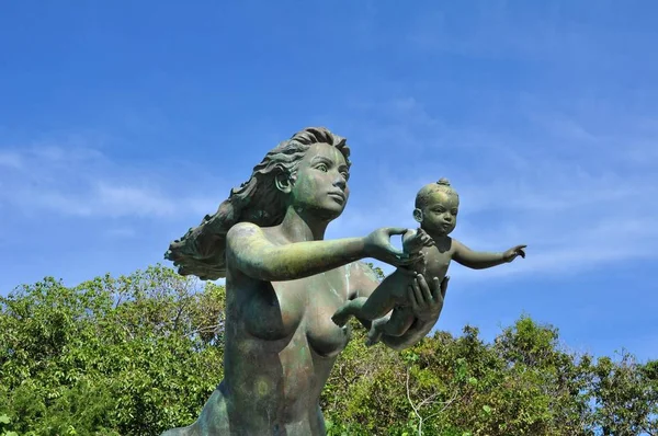 Estátua Uma Sereia Filho Com Céu Ponto Vista Beira Mar — Fotografia de Stock