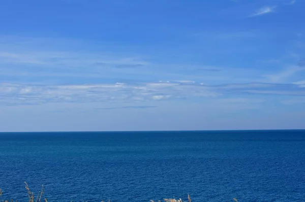 Uitzicht Lucht Zee Een Heldere Dag Gebruik Als Achtergrond — Stockfoto