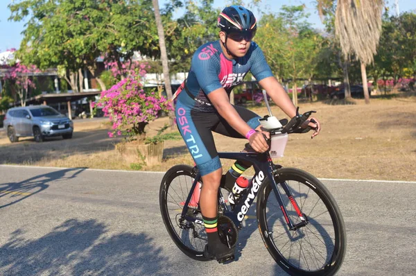 Ocak 2014 Tayland Bisiklet Yarışında Bisiklete Binen Adam — Stok fotoğraf