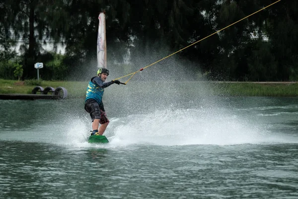 Ottobre 2018 Thailandia Uomo Sveglia Sull Acqua Nel Parco Cittadino — Foto Stock