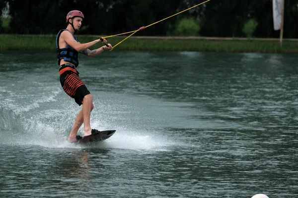 Outubro 2018 Tailândia Homem Está Wakeboarding Água Parque Cidade — Fotografia de Stock