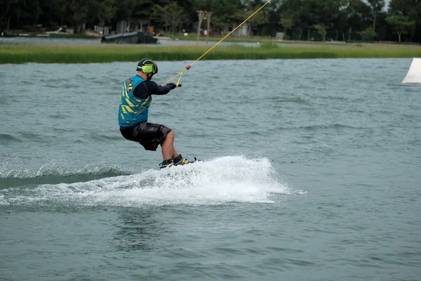 Oktober 2018 Thailand Mann Beim Wakeboarden Auf Dem Wasser Stadtpark — Stockfoto