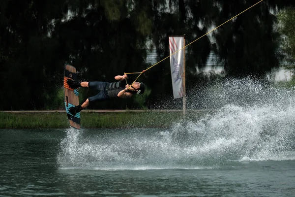 Oktober 2018 Thailand Man Wakeboarding Vatten Stadsparken — Stockfoto