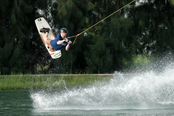 Oktober 2018 Thailand Man Wakeboarding Vatten Stadsparken — Stockfoto