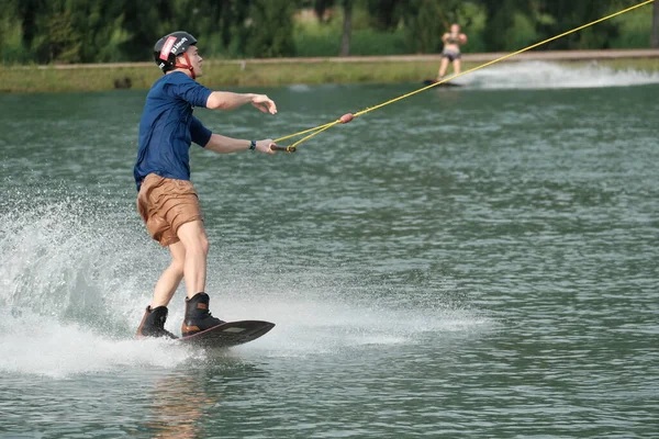 Outubro 2018 Tailândia Homem Está Wakeboarding Água Parque Cidade — Fotografia de Stock