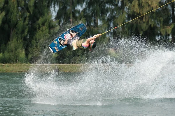 Outubro 2018 Tailândia Homem Está Wakeboarding Água Parque Cidade — Fotografia de Stock