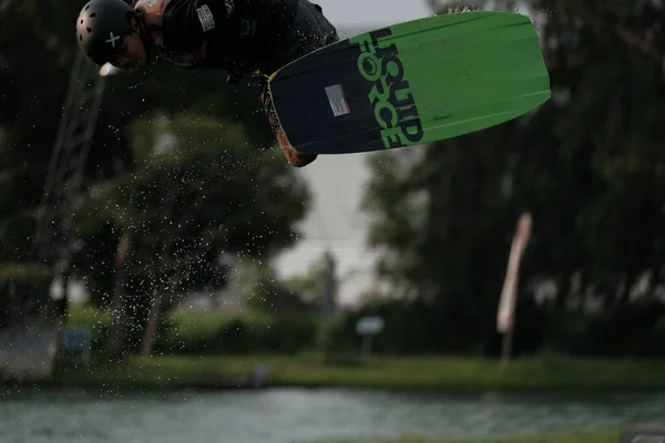 Outubro 2018 Tailândia Homem Está Wakeboarding Água Parque Cidade — Fotografia de Stock