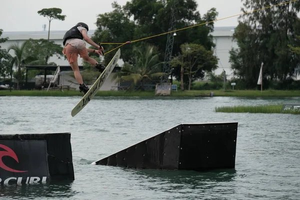 Oktober 2018 Thailand Man Wakeboarding Vatten Stadsparken — Stockfoto