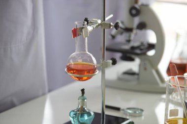 Bilimadamı laboratuvar test tüpü, gelecek ton, bilimsel araştırma, laboratuarda bilimsel aletler.