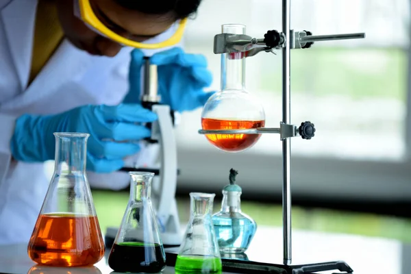 Los Científicos Están Trabajando Laboratorios Ciencias Primer Plano Científico Científico — Foto de Stock