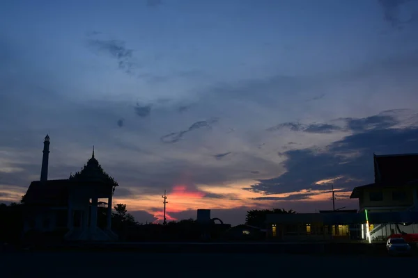 夕阳西下 落在曼谷市上空 — 图库照片