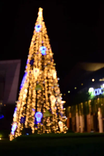 Arbre Noël Dans Rue Ville — Photo