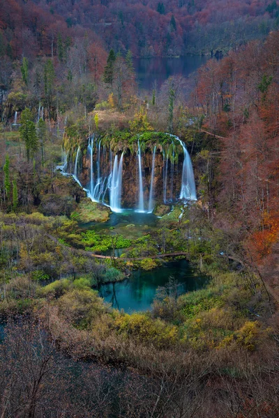 Plitvice Waterfall in autumn. — Stock Photo, Image
