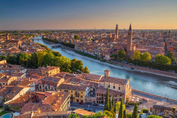 Verona ao pôr do sol . — Fotografia de Stock