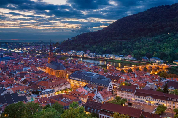 Heidelberg alacakaranlıkta. — Stok fotoğraf
