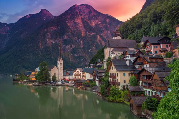 Aldea alpina Hallstatt . — Foto de Stock