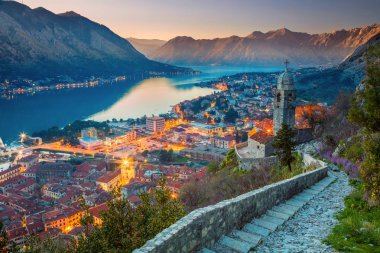 Kotor gün batımında.