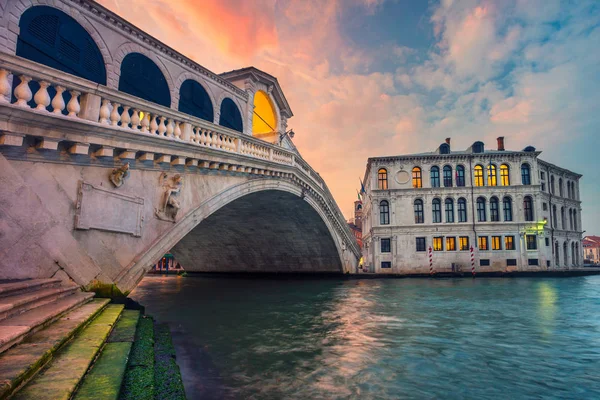 Venedik Cityscape Görüntü Ünlü Büyük Kanal Rialto Köprüsü Venedik — Stok fotoğraf