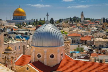 Kudüs. Cityscape görüntü eski kilise St. Mary acı ve kaya kubbe ile kasaba Jerusalem, İsrail 