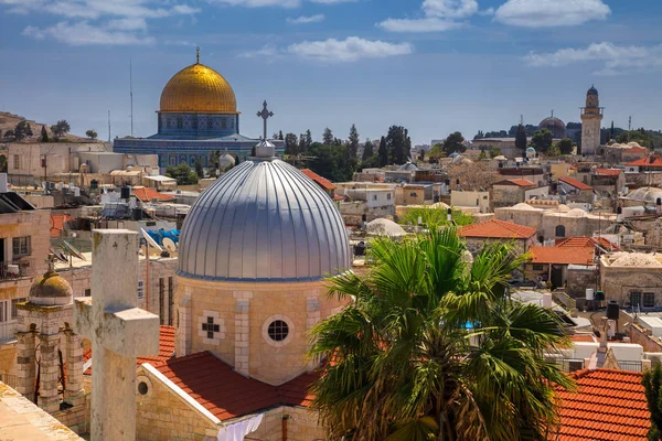 Jerusalem. Cityscape image of old town Jerusalem, Israel with the Church of St. Mary of agony and the Dome of the Rock. — Stock Image Jerusalem Cityscape Image Old Town Jerusalem Israel Church Mary Agony Stock Picture