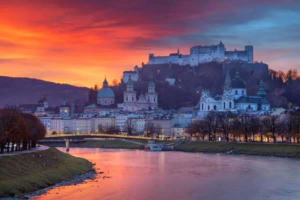 Зальцбург Австрія Cityscape Image Salzburg Austria Salzburg Cathedral Beautiful Осінній — стокове фото