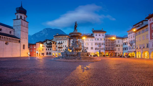 Trento Itálie Cityscape Image Historického Města Trento Trentino Itálie Soumraku — Stock fotografie