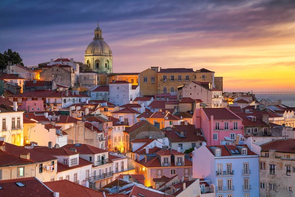 Lissabon Portugal Stadsgezicht Iafbeelding Van Lissabon Portugal Tijdens Dramatische Zonsopgang — Stockfoto